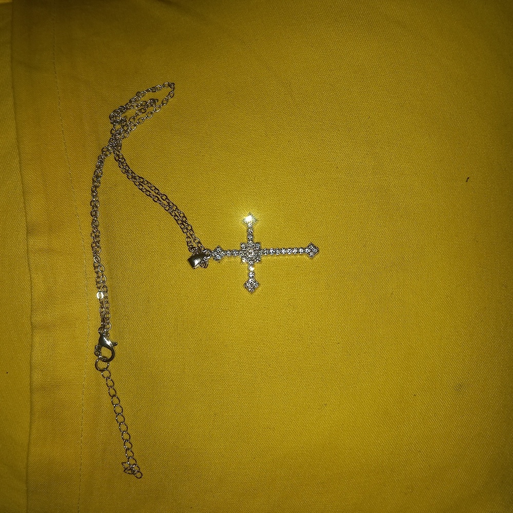 Elegant Silver Cross Pendant Necklace